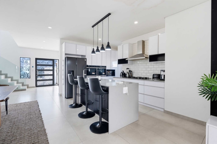 4 Bedroom Property for Sale in Sandown Western Cape